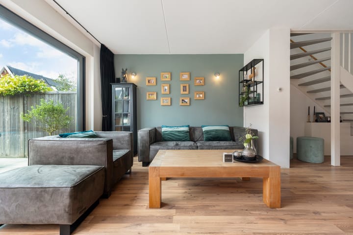 Tussenwoning te koop: Veenwortel 42, 'S-Gravenhage