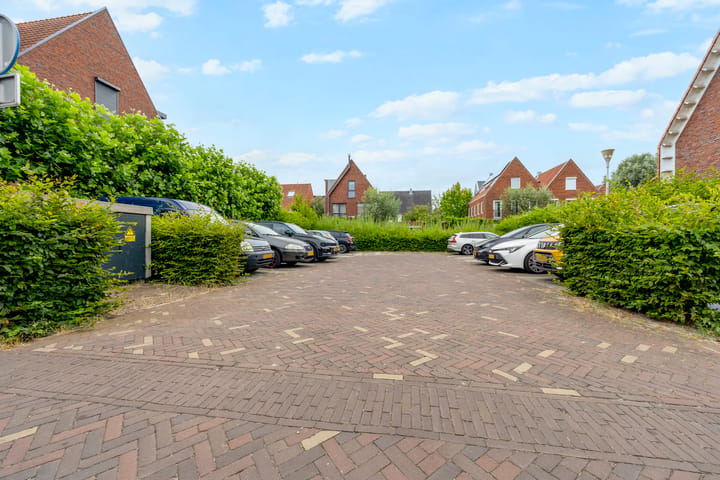Tussenwoning te koop: Veenwortel 42, 'S-Gravenhage