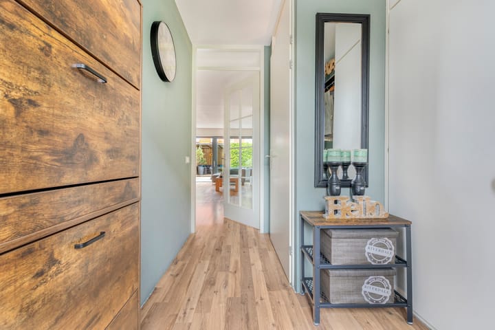 Tussenwoning te koop: Veenwortel 42, 'S-Gravenhage