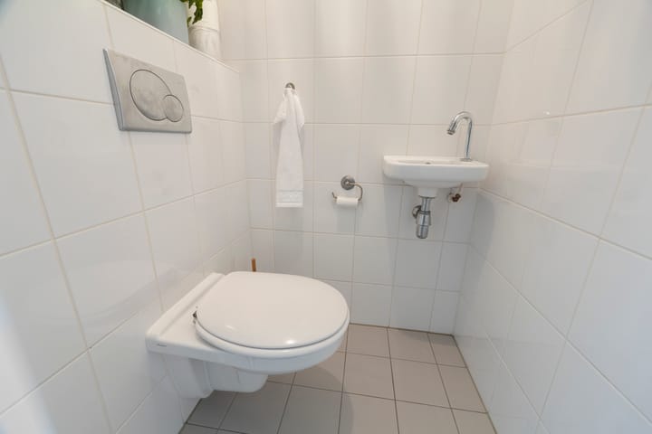 Tussenwoning te koop: Veenwortel 42, 'S-Gravenhage
