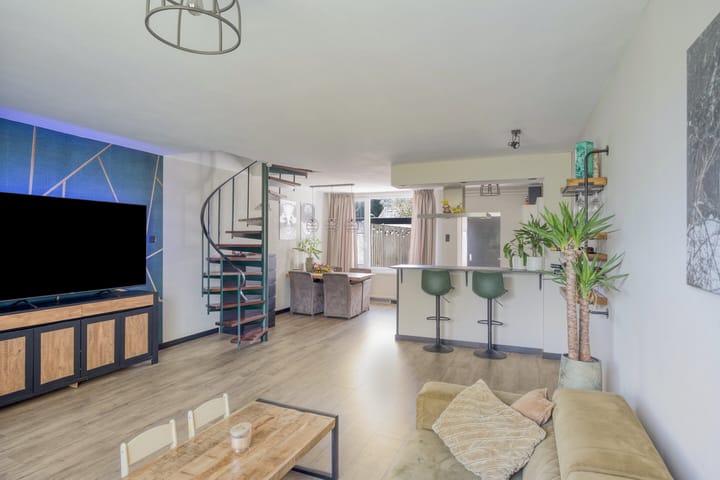Hoekwoning te koop: IJsselstraat 30, Veghel