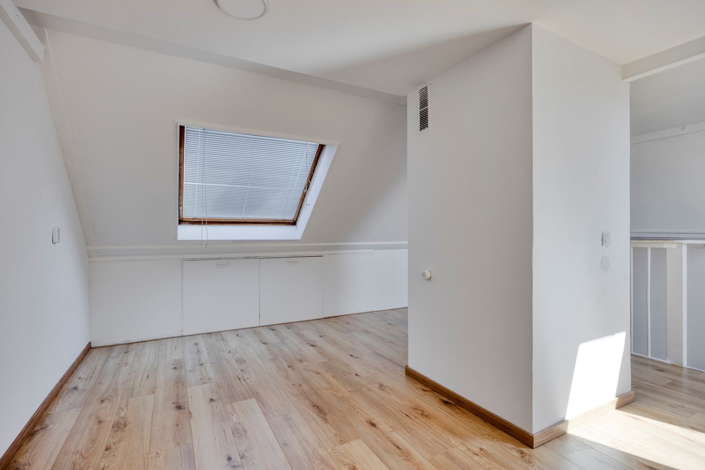 Photo 20 of Haringvlietstraat 21