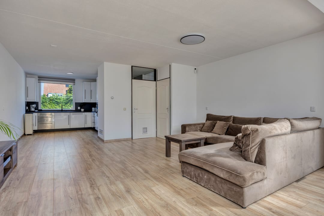 Photo 7 of Haringvlietstraat 21