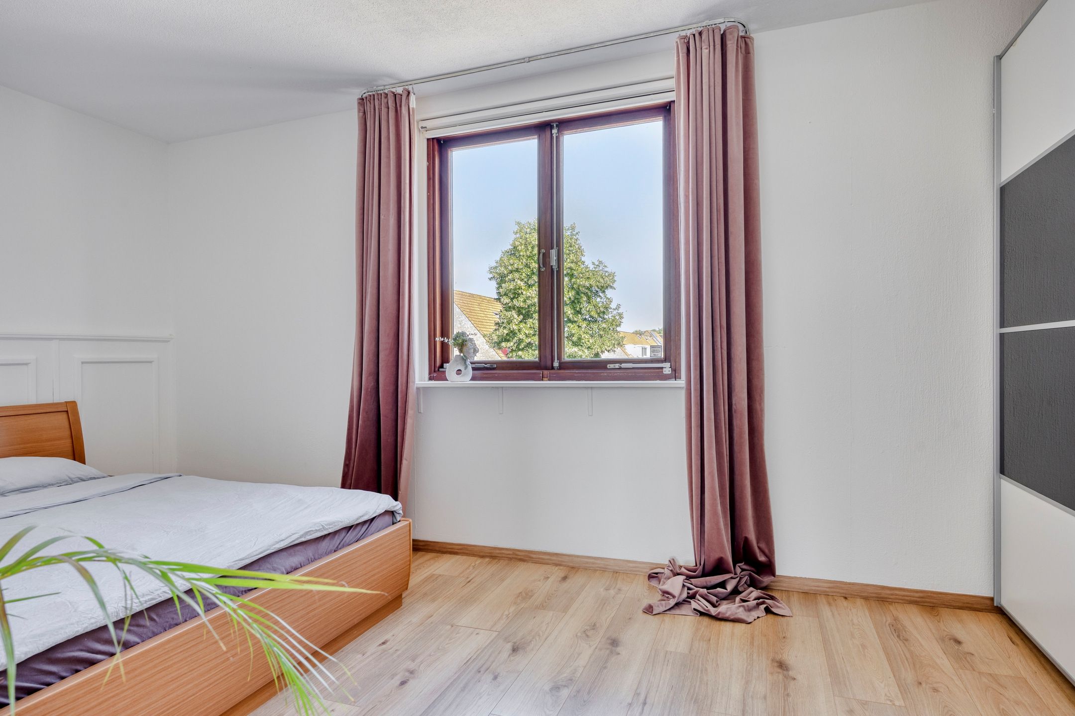 Photo 12 of Haringvlietstraat 21