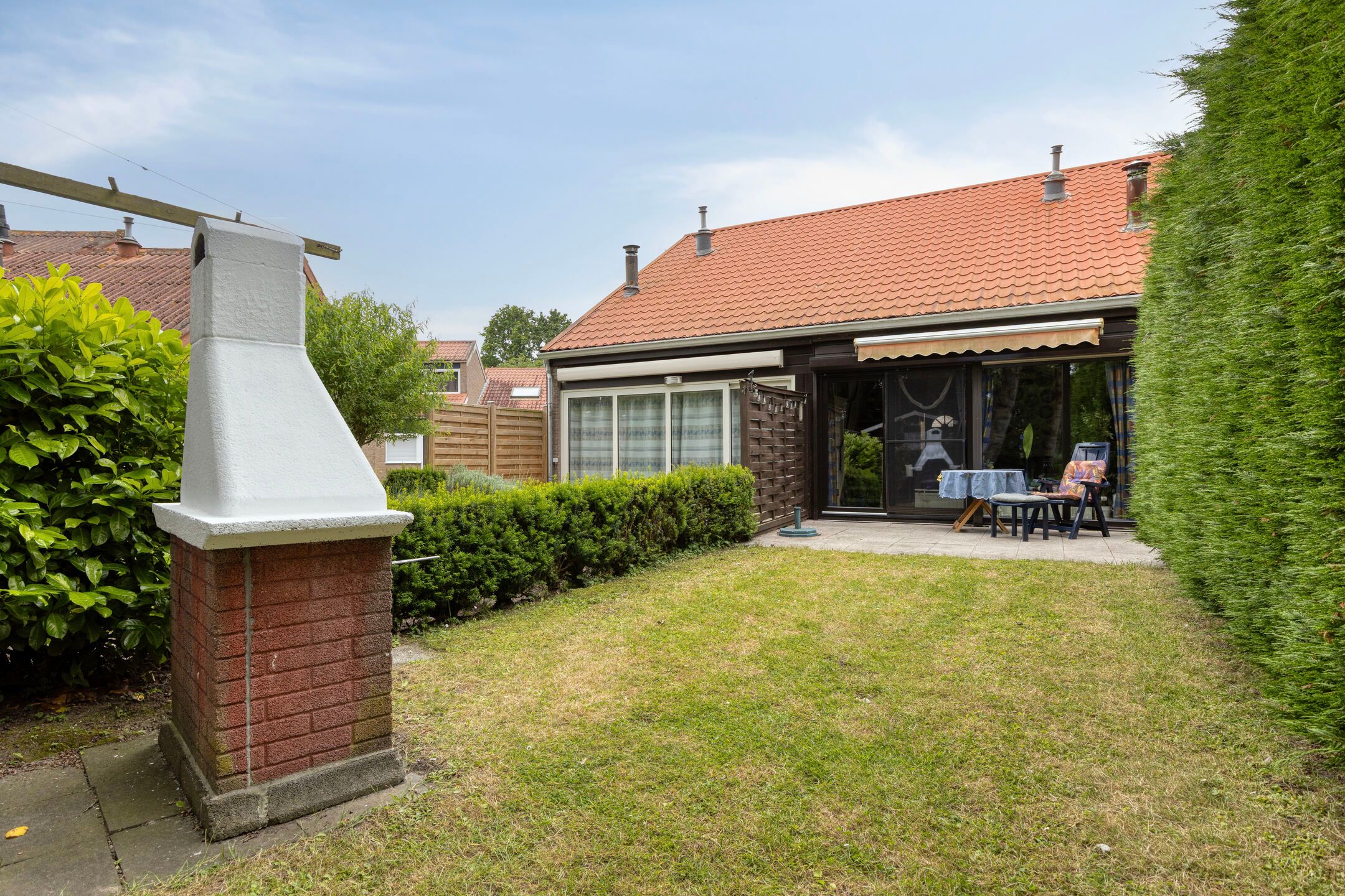 2-bedroom freehold villa in Bruinisse — photo 1 of 5