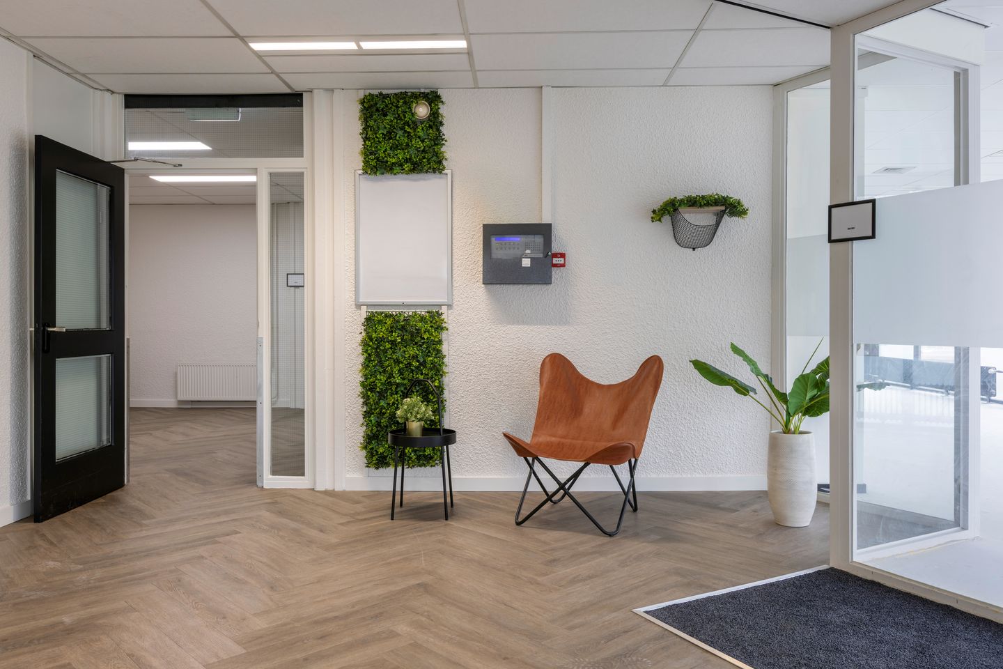 View photo 3 of Zonnebaan 18