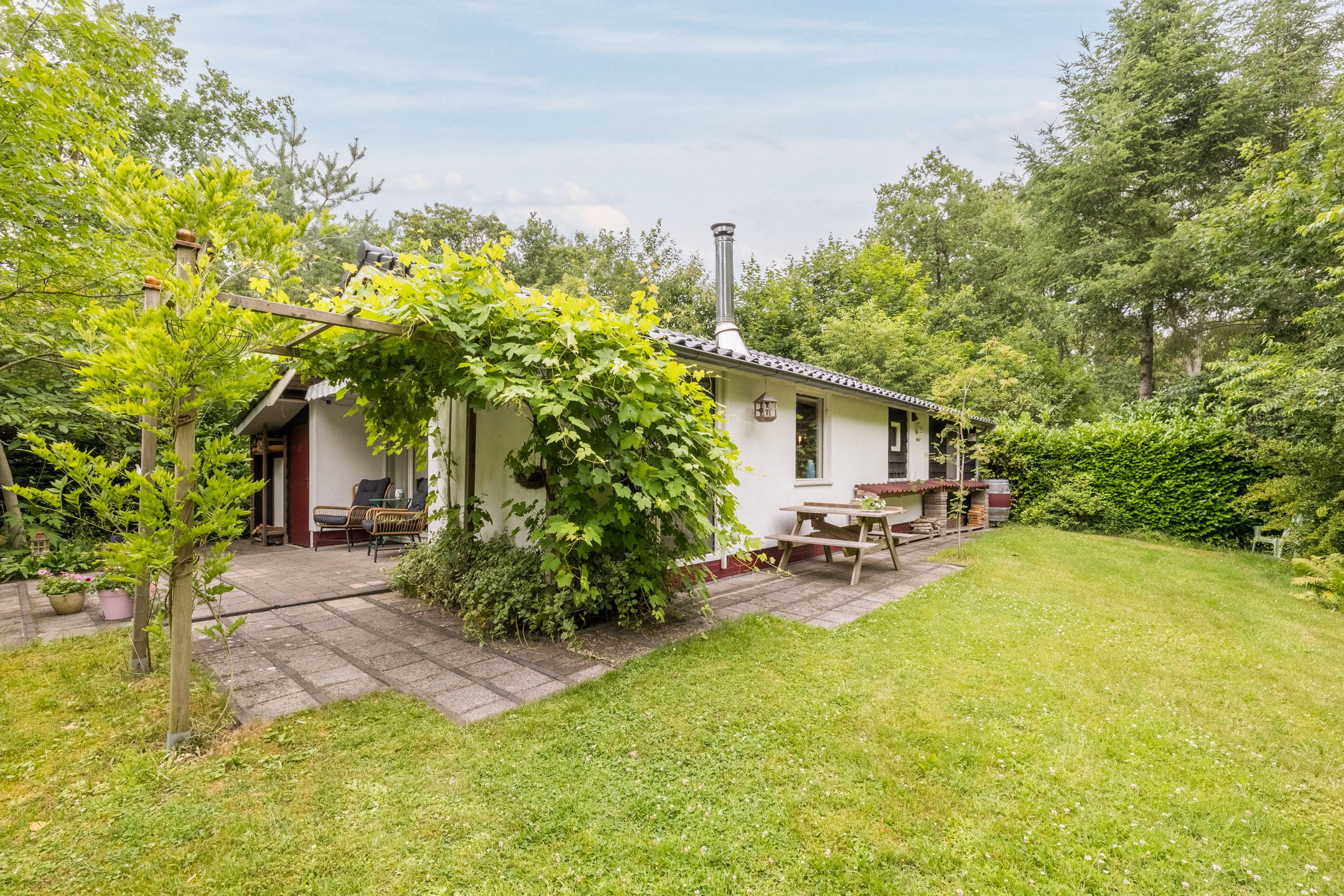 2-bedroom freehold villa in Echten (DR) — photo 1 of 5