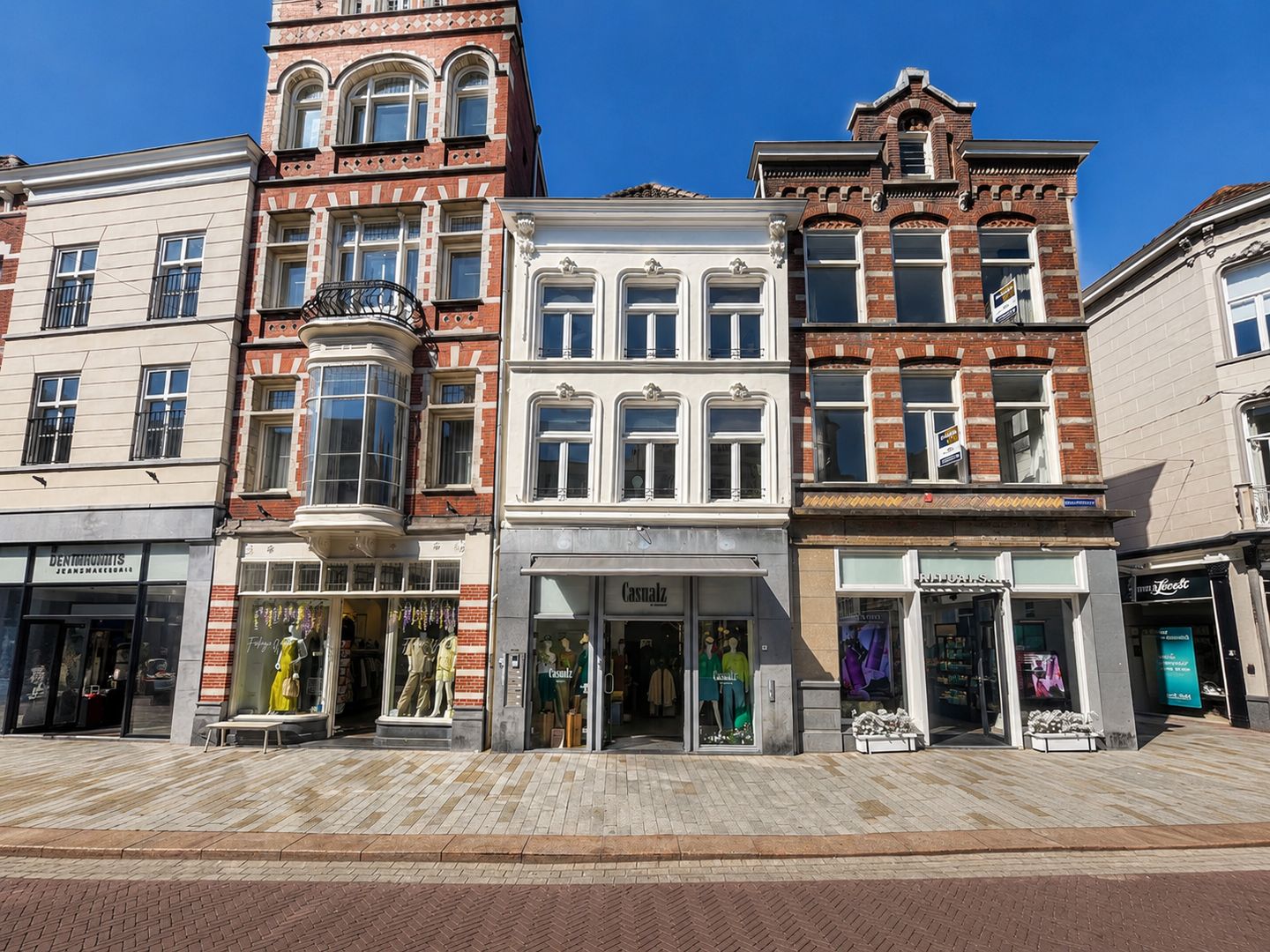 View photo 1 of Vughterstraat 3