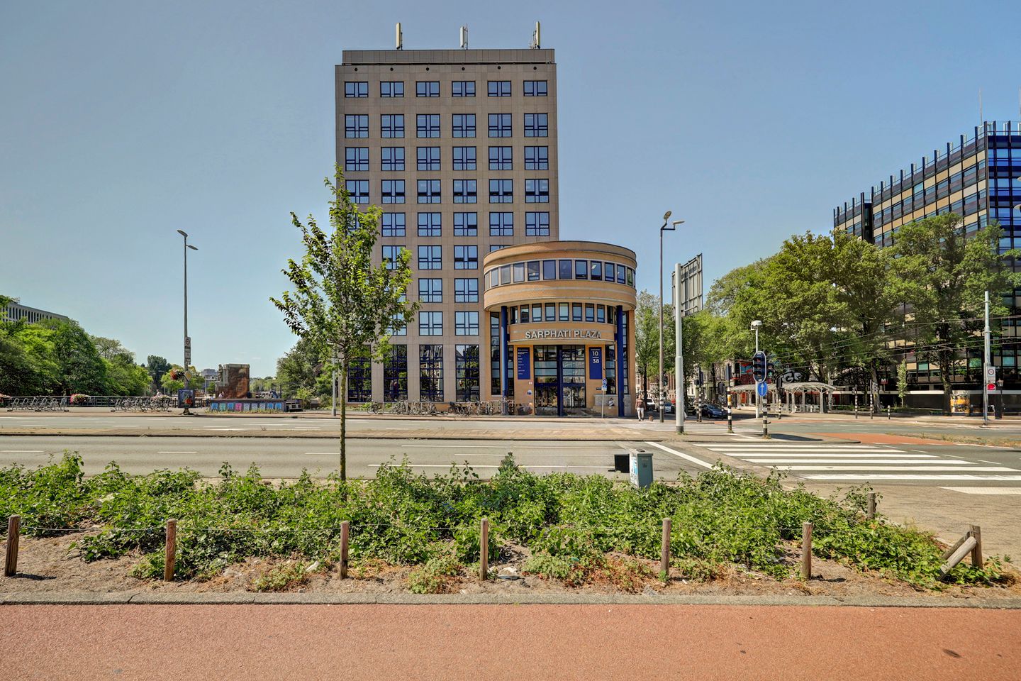 Bekijk foto 2 van Rhijnspoorplein 10-38