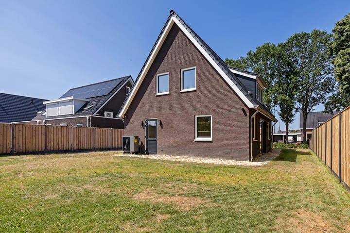 Vrijstaande woning te koop: Broekweg 42D, Klazienaveen