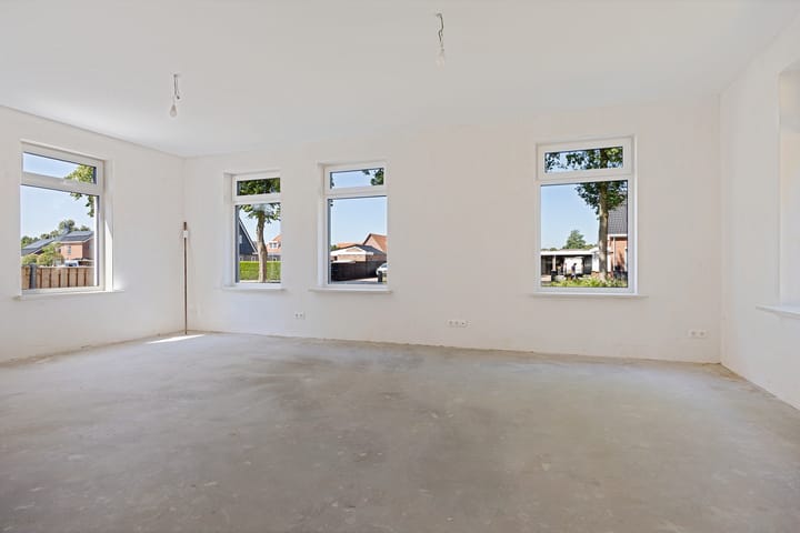 Vrijstaande woning te koop: Broekweg 42D, Klazienaveen