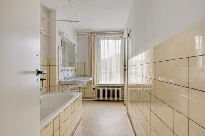 Tussenwoning te koop: Antwerpsestraatweg 26, Bergen Op Zoom