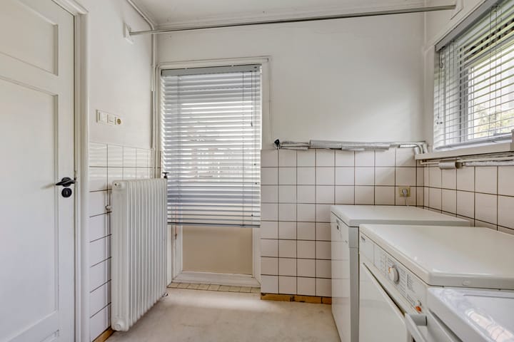 Tussenwoning te koop: Antwerpsestraatweg 26, Bergen Op Zoom