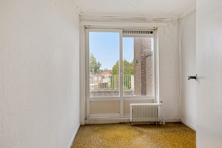 Tussenwoning te koop: Antwerpsestraatweg 26, Bergen Op Zoom