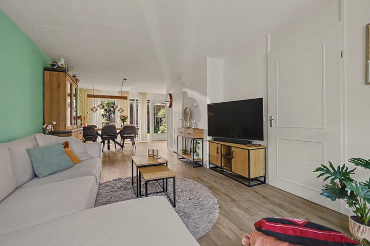 Tussenwoning te koop: Willem de Zwijgerstraat 135, Venlo