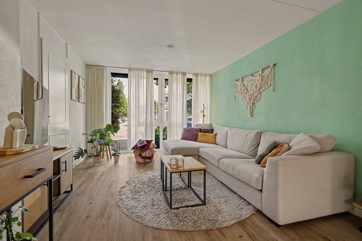 Tussenwoning te koop: Willem de Zwijgerstraat 135, Venlo