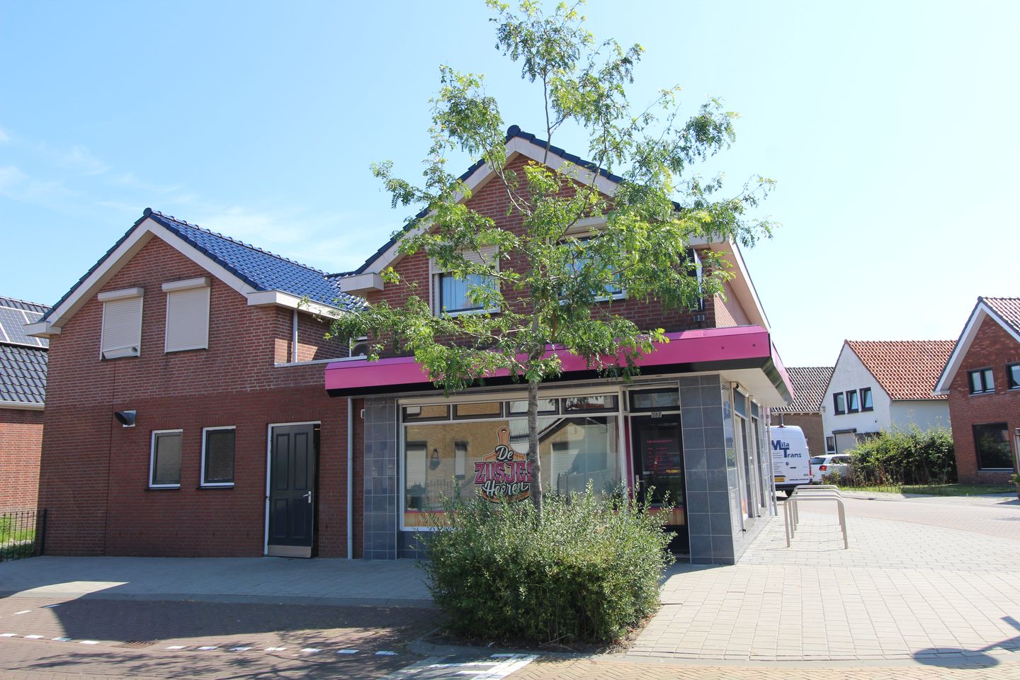 View photo 2 of Dorpsstraat 262