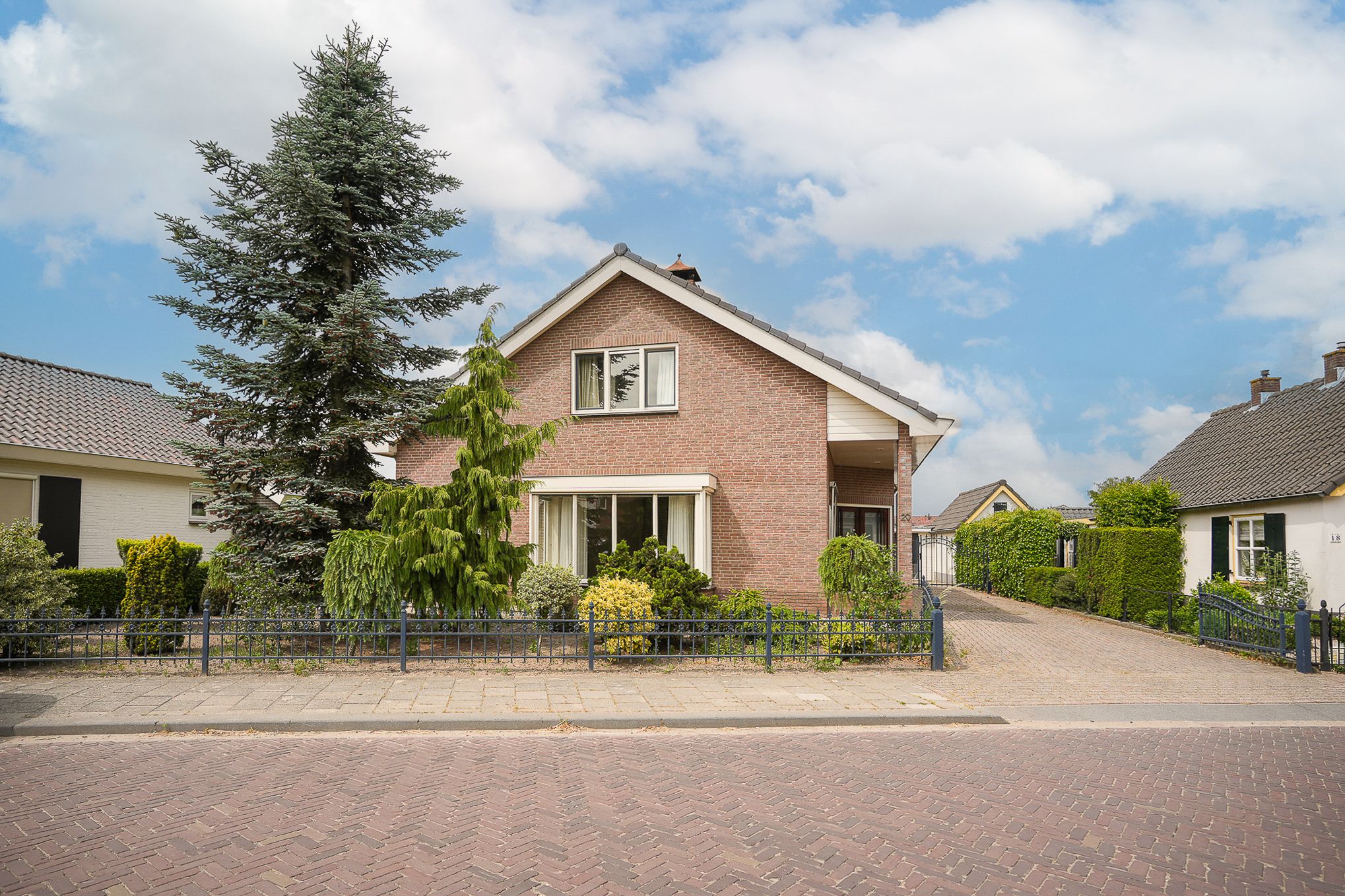 Photo 39 of Dokter van Noortstraat 20