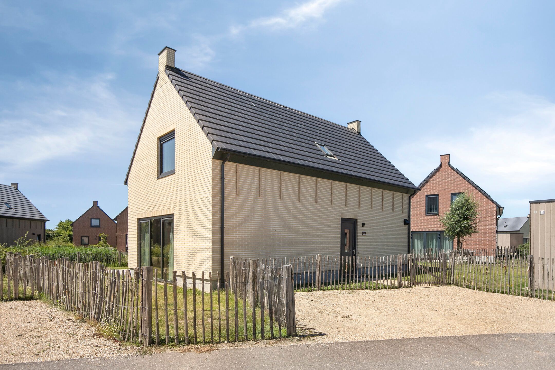 4-bedroom freehold villa in Wolphaartsdijk — photo 2 of 5