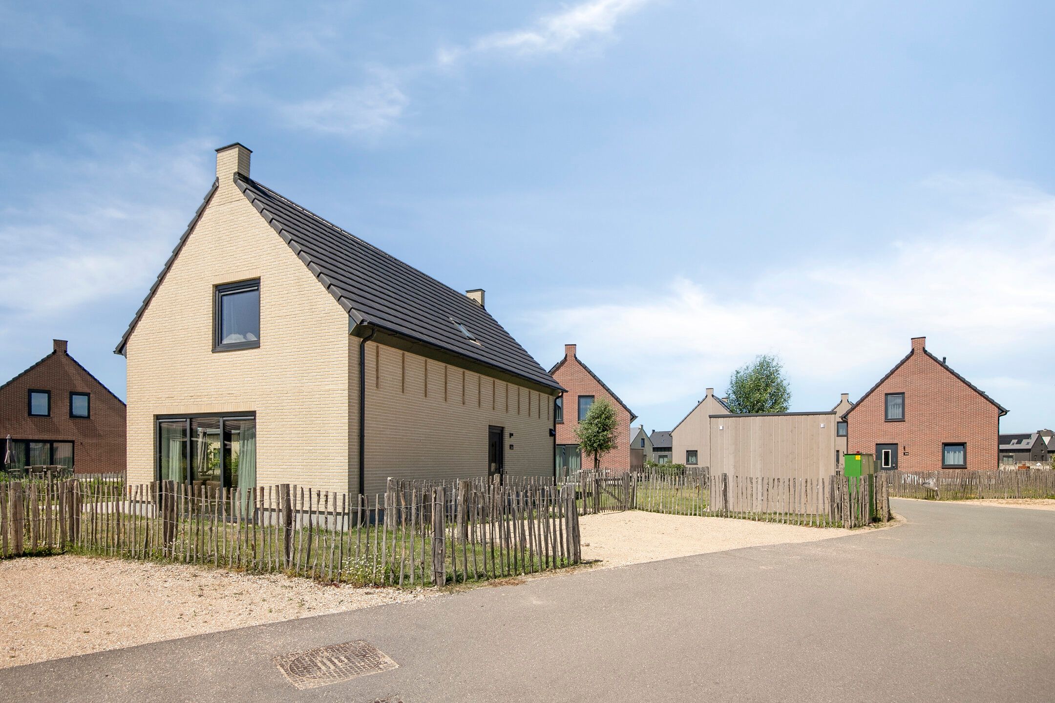 4-bedroom freehold villa in Wolphaartsdijk — photo 1 of 5