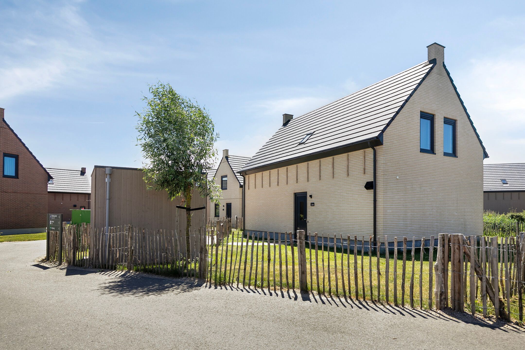 4-bedroom freehold villa in Wolphaartsdijk — photo 3 of 5