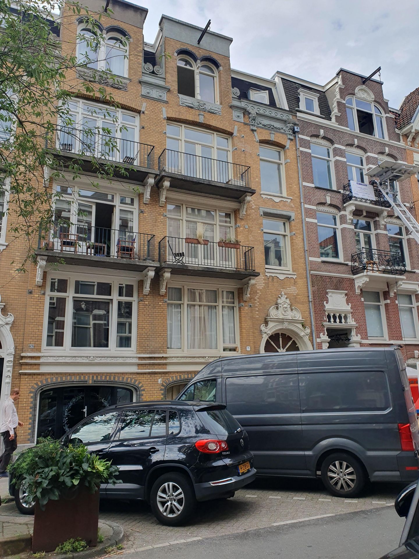 Bekijk foto 2 van Eerste Helmersstraat 71-1