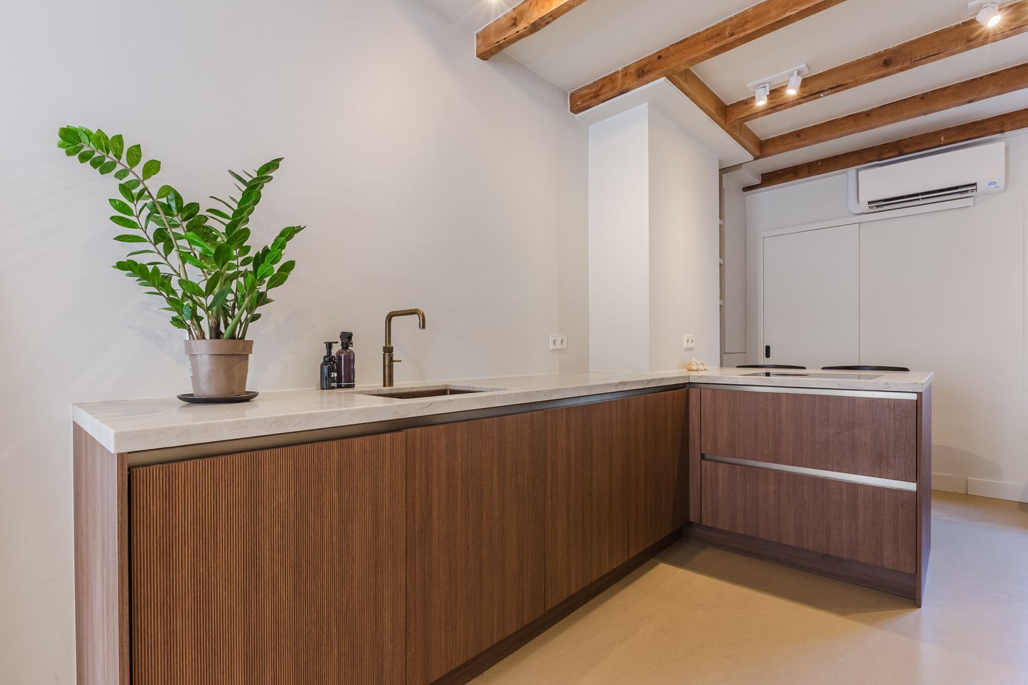 Photo 14 of Gerard Doustraat 153-3