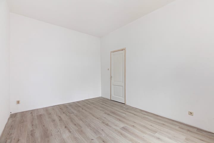 Appartement te koop: Van de Veldestraat 56, 'S-Gravenhage
