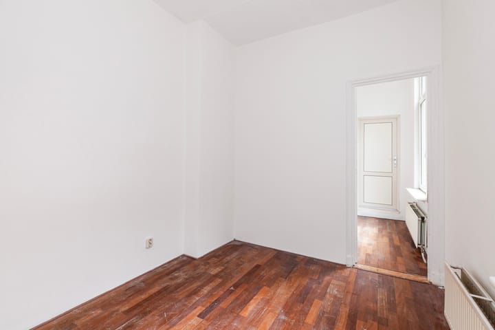Appartement te koop: Van de Veldestraat 56, 'S-Gravenhage