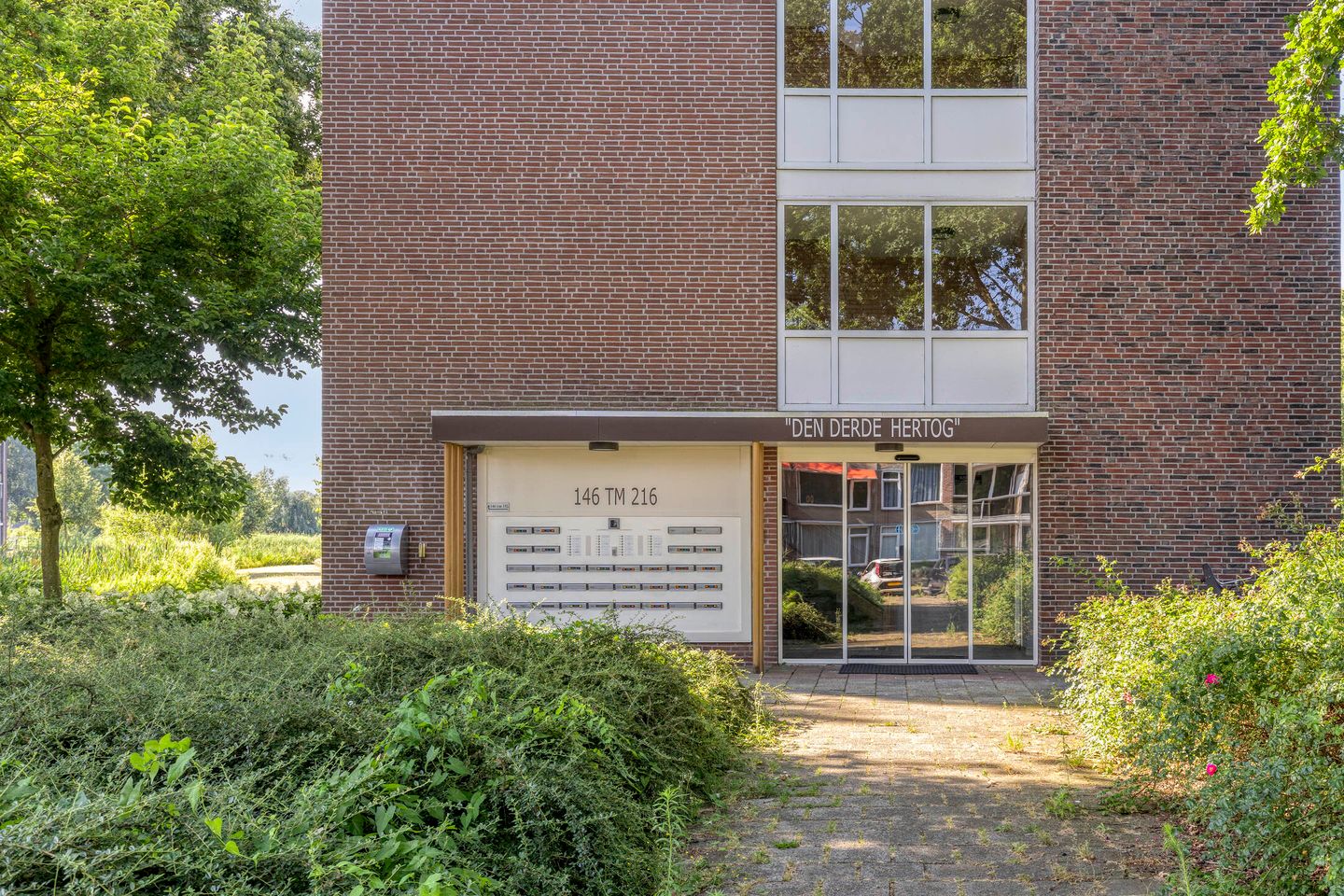 Photo 19 of Hertogenlaan 208