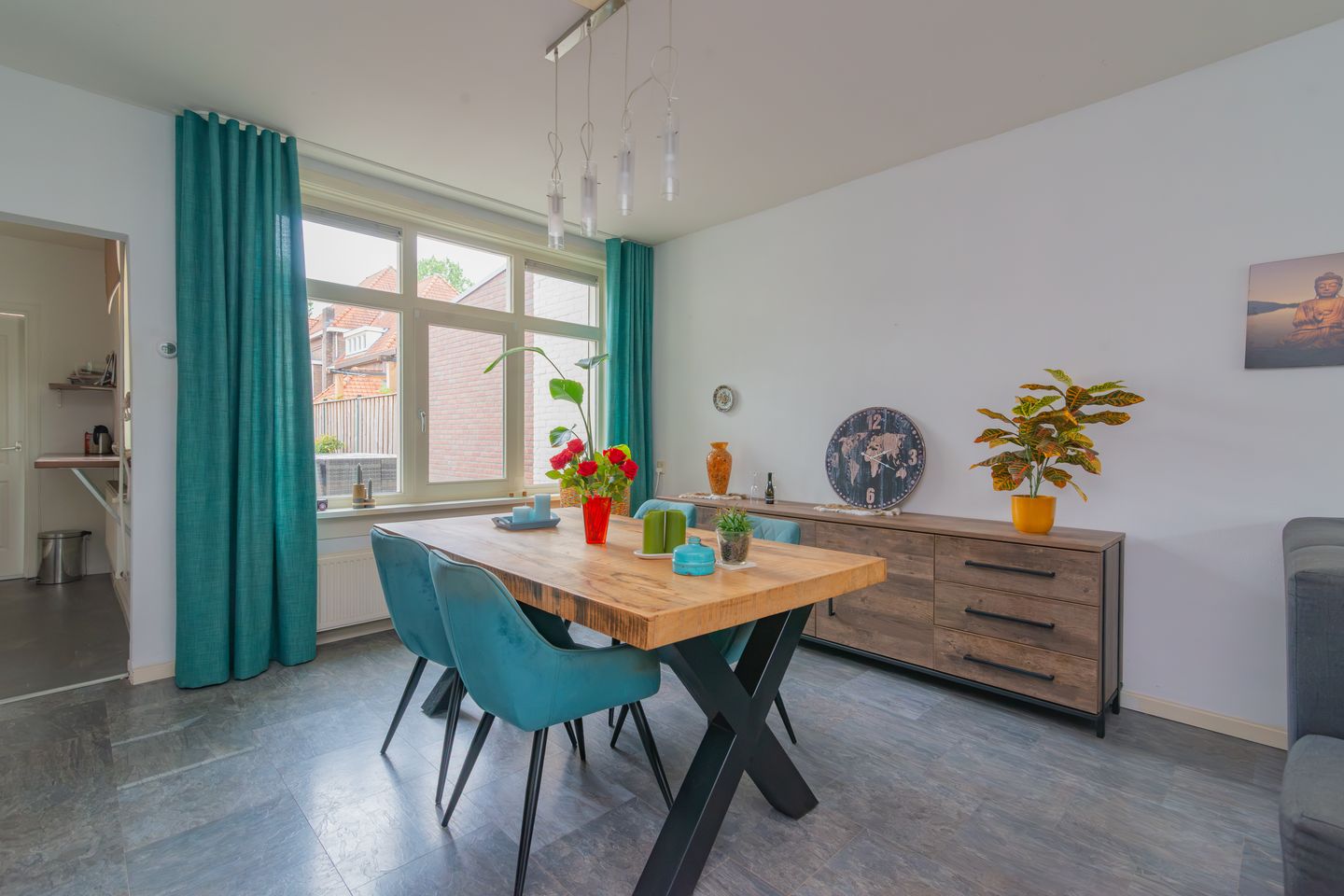 Photo 10 of Ruurlostraat 33