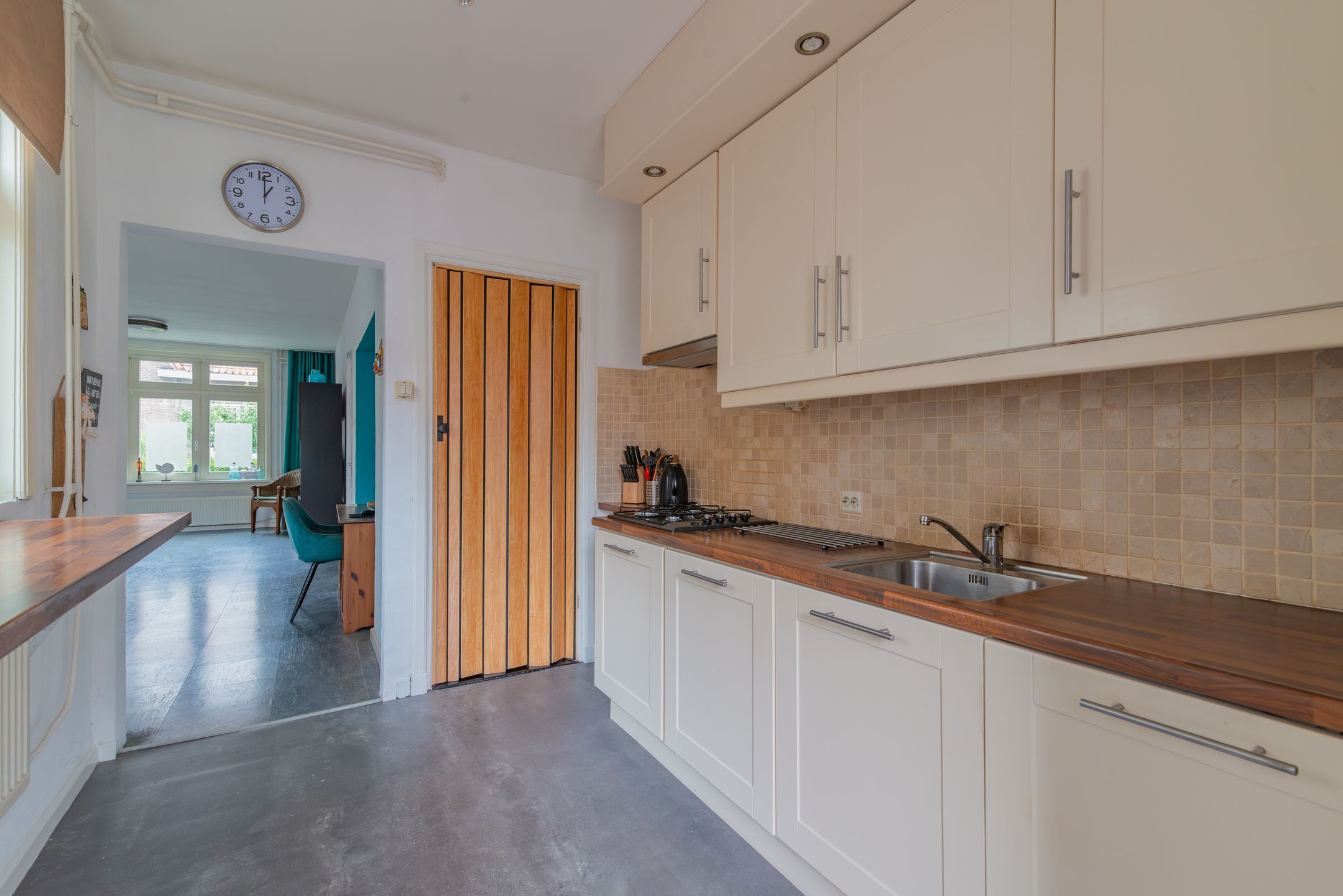 Photo 12 of Ruurlostraat 33