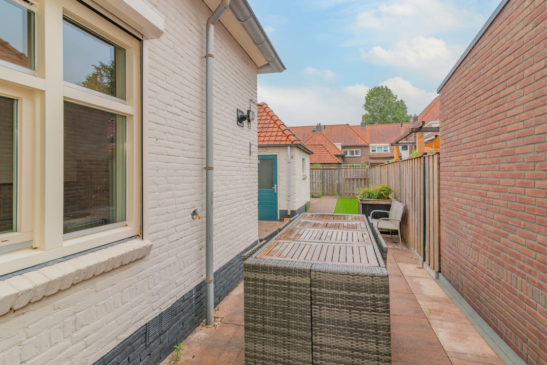 Photo 28 of Ruurlostraat 33