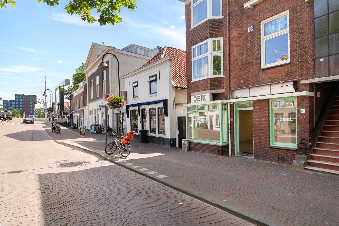 View photo 2 of Nieuwe Langendijk 57-B