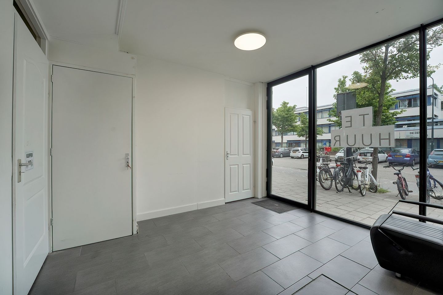 View photo 3 of Opaalstraat 2