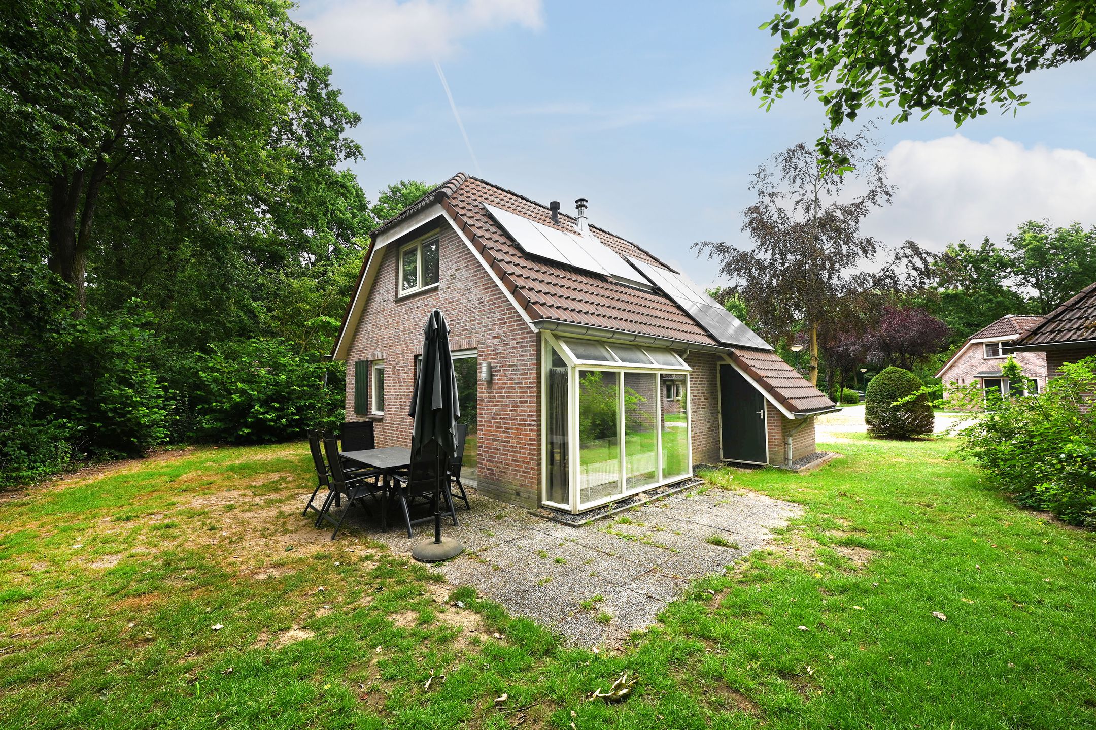 3-bedroom freehold villa in Braamt — photo 2 of 5