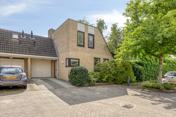 Twee-onder-één-kap te koop: Liesbos 94, Hoofddorp