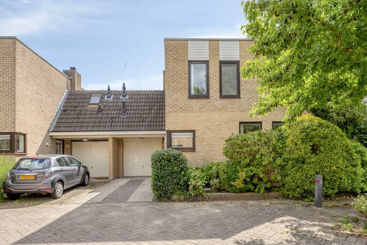 Twee-onder-één-kap te koop: Liesbos 94, Hoofddorp