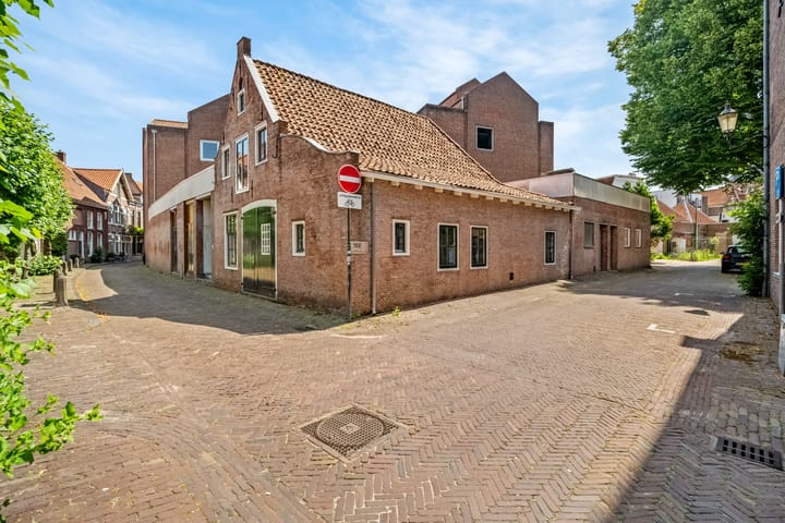 Foto 2 van Muurhuizen 100-F