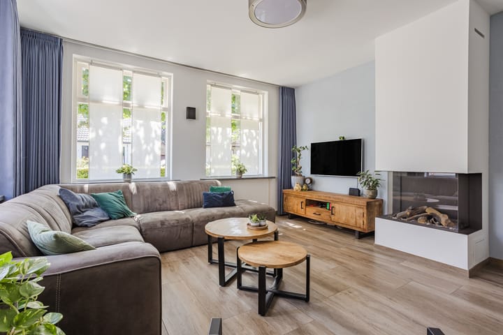 Twee-onder-één-kap te koop: Torenstraat 5A, Hoogeloon