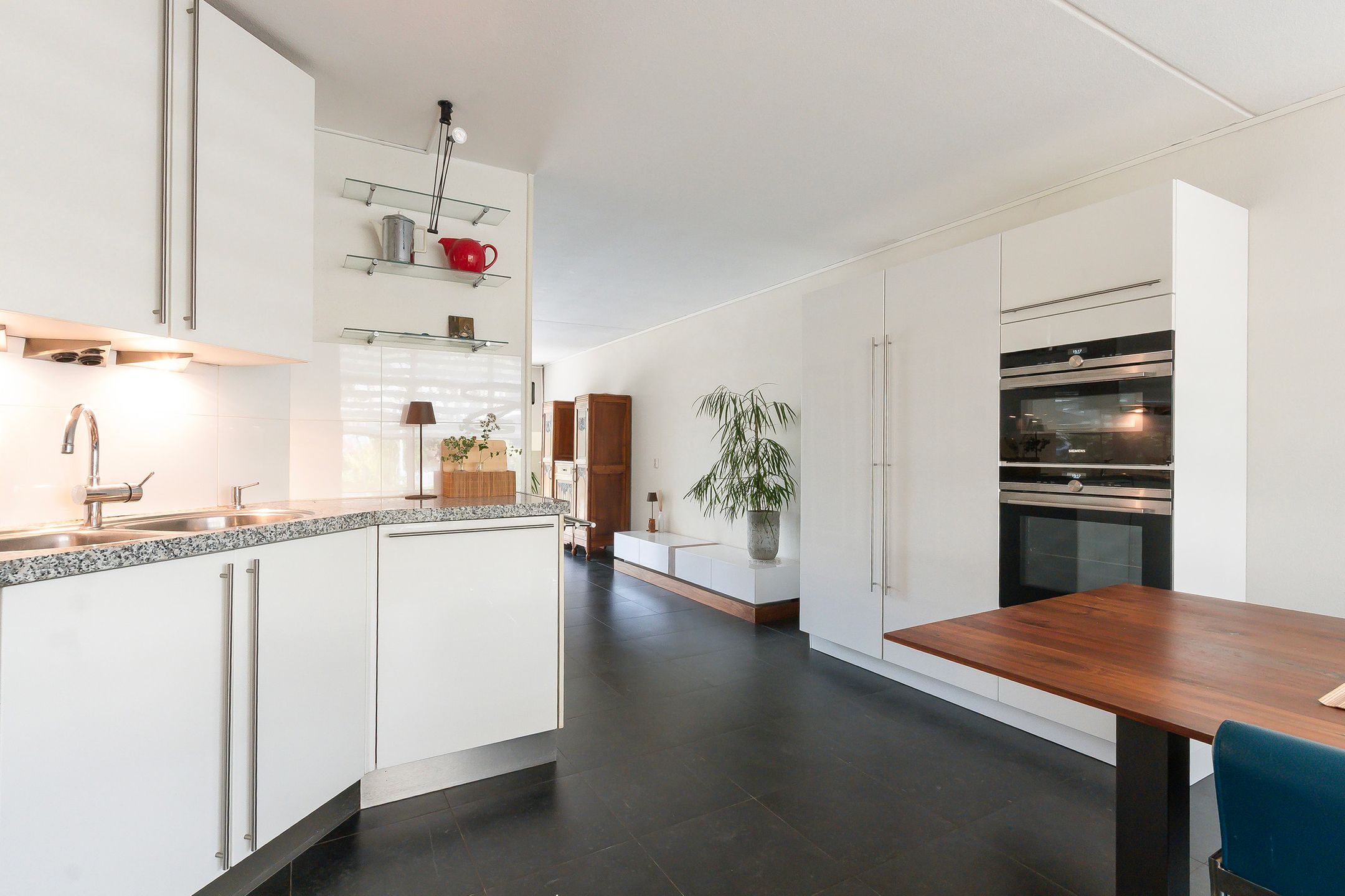 Photo 24 of Mahlerstraat 8