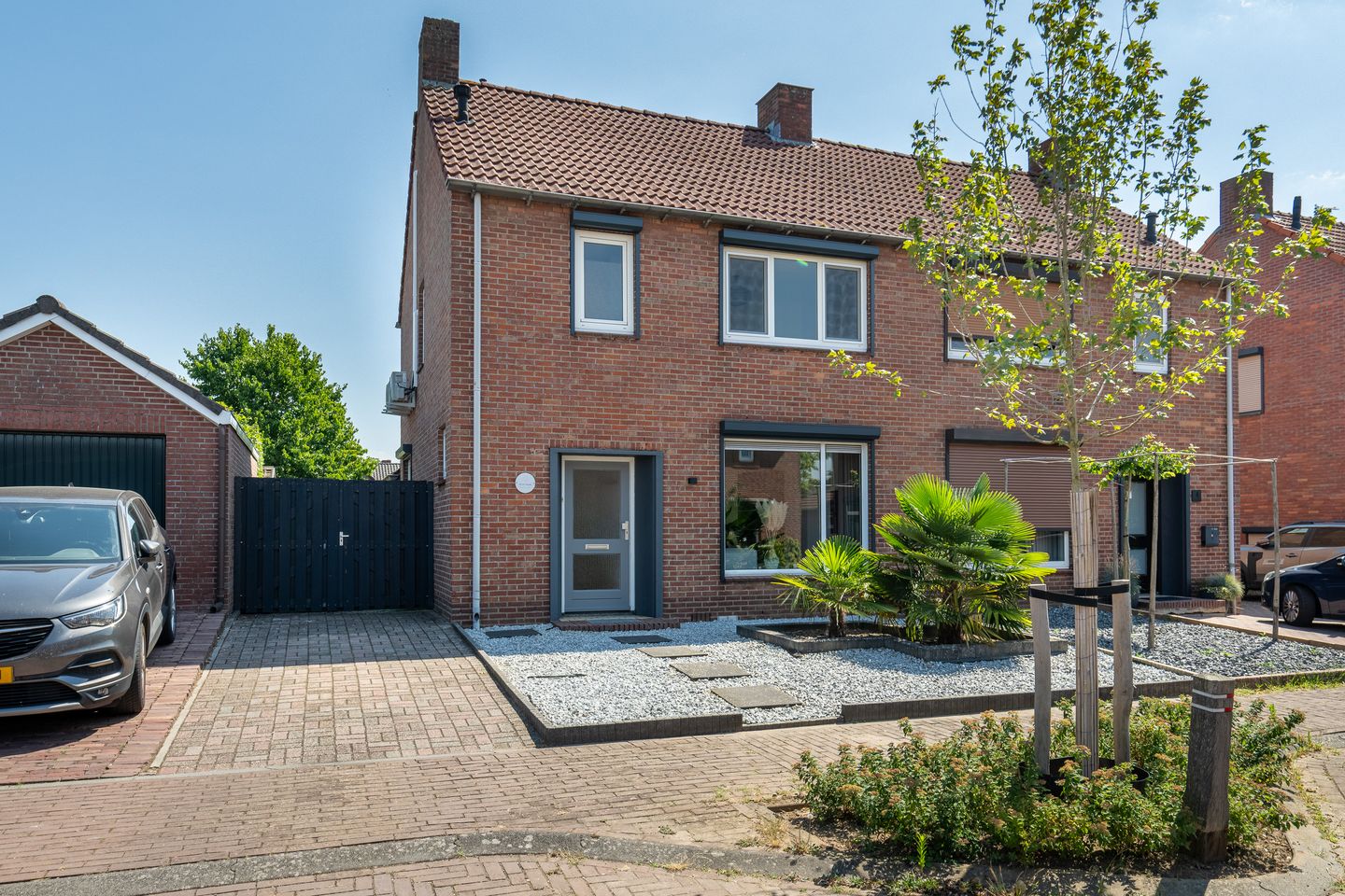 Foto 1 van Plantsoenstraat 2