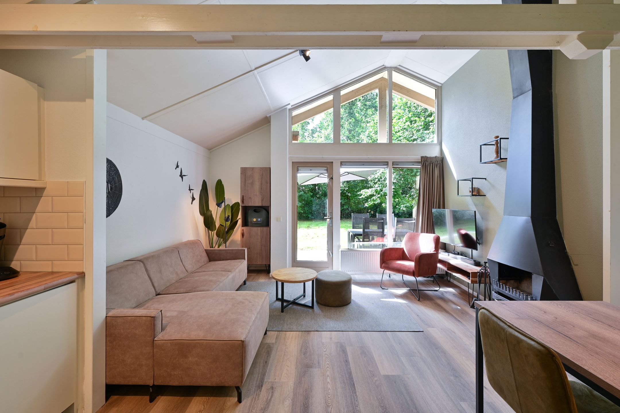 3-bedroom freehold villa in Braamt — photo 2 of 5