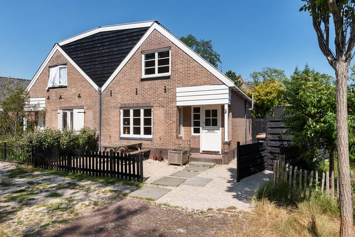Twee-onder-één-kap te koop: Beemsterlaan 19, Bergen (Nh)