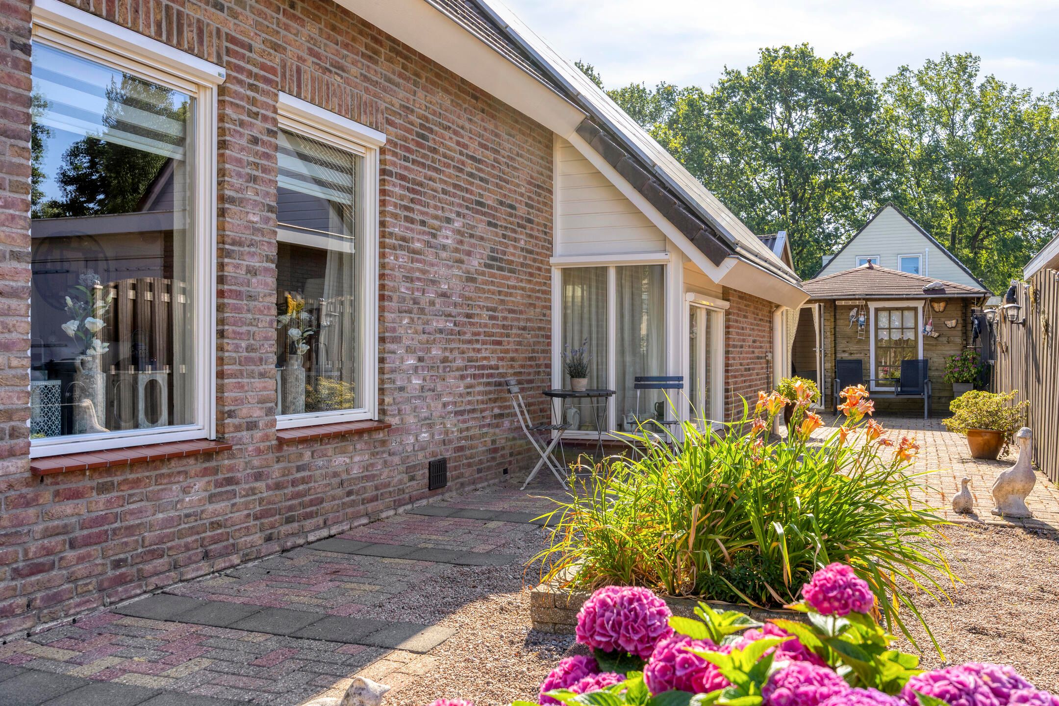 Photo 63 of Meulakkers 11