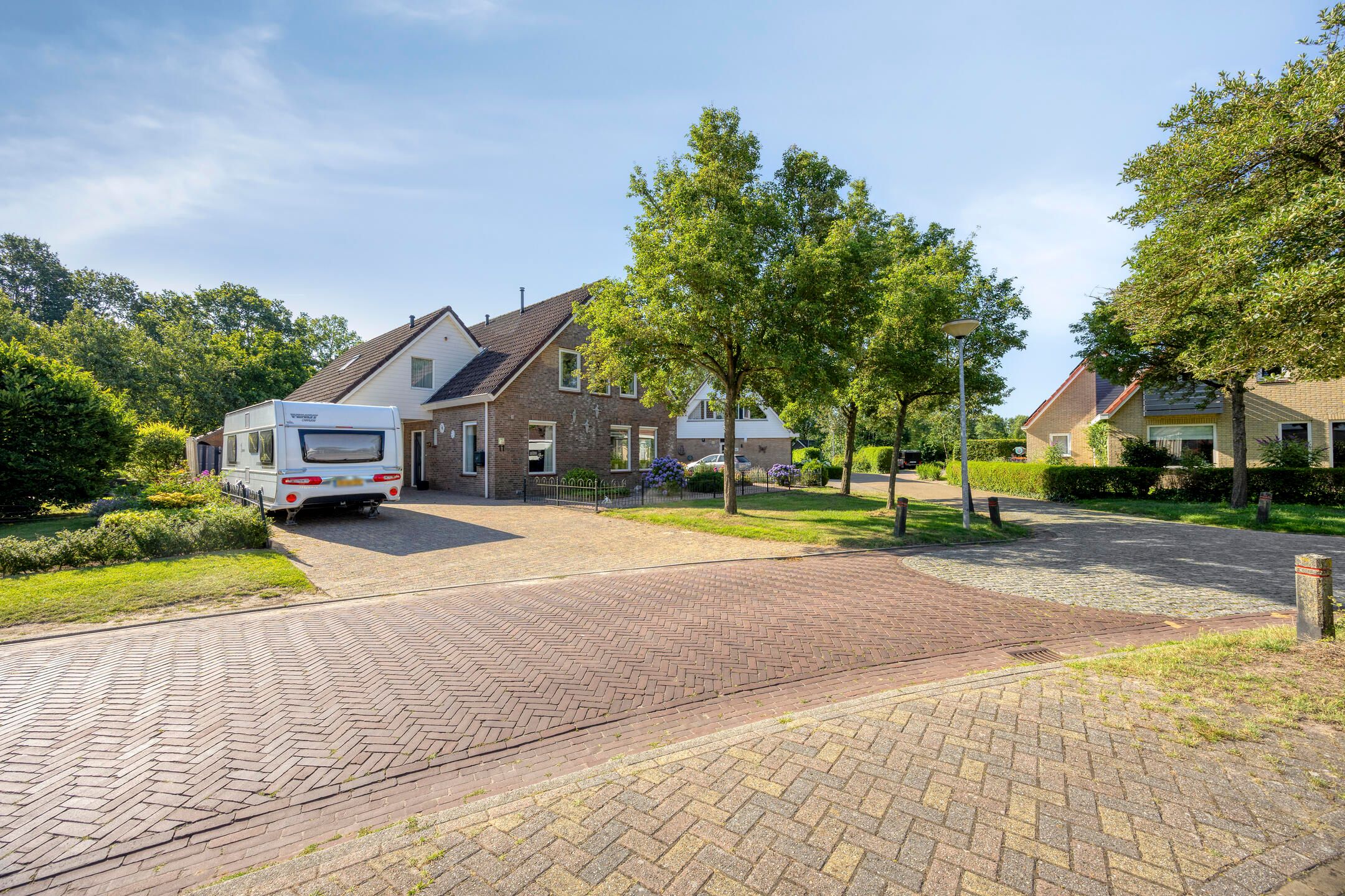 Photo 69 of Meulakkers 11