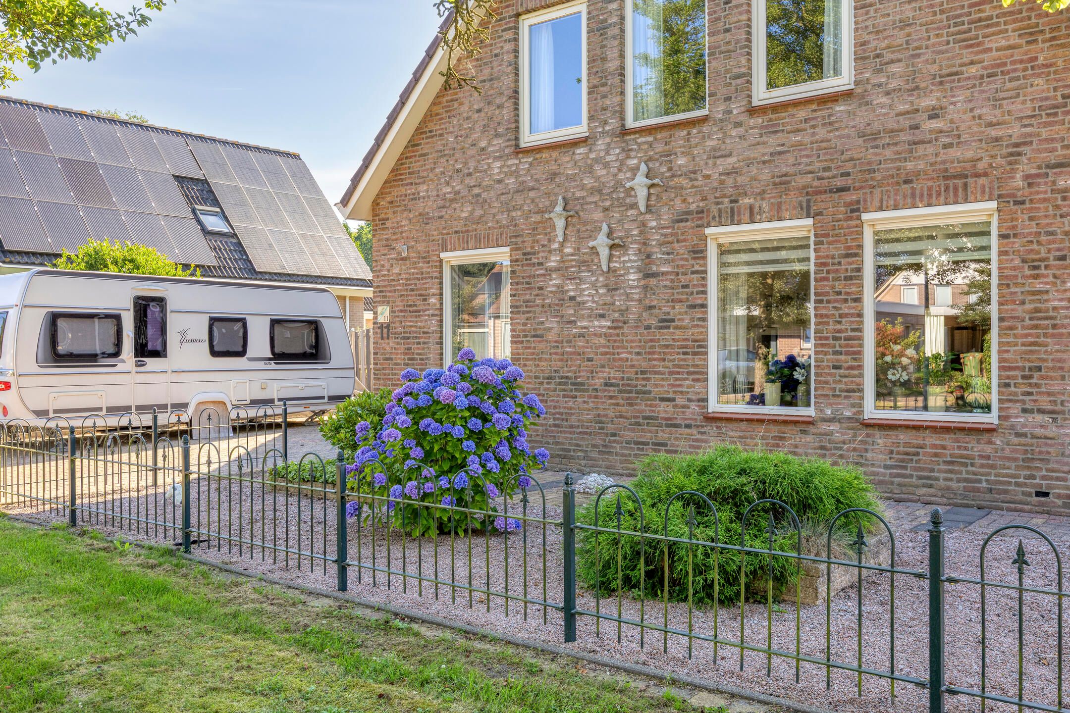 Photo 63 of Meulakkers 11