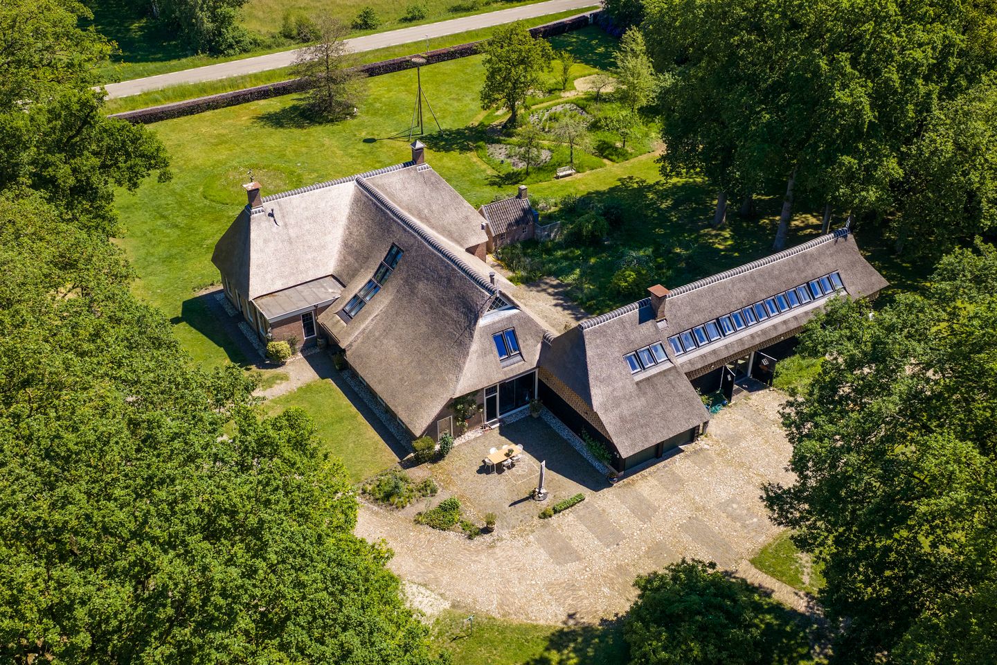 View photo 2 of Lutten Oever 7
