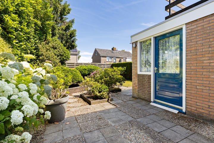 Tussenwoning te koop: Trasraamsteen 13, Delfzijl