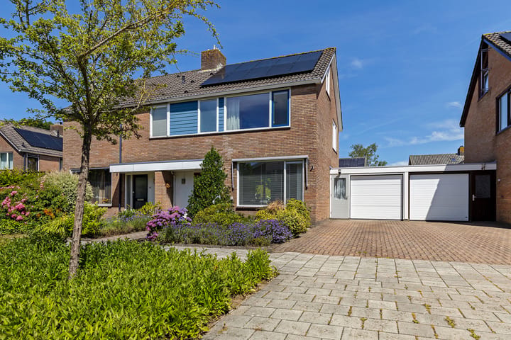 Tussenwoning te koop: Trasraamsteen 13, Delfzijl